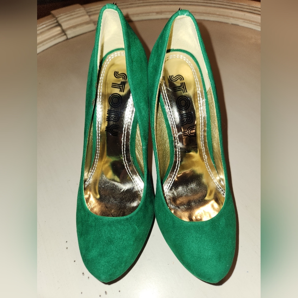 Story Studded Heels - Size 8 - Velvet
